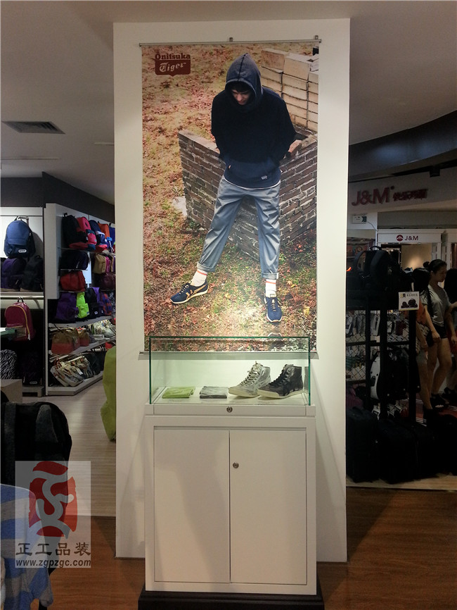 鬼冢虎 Onitsuka Tiger 广州西湖滔搏店装饰工程（2013年）