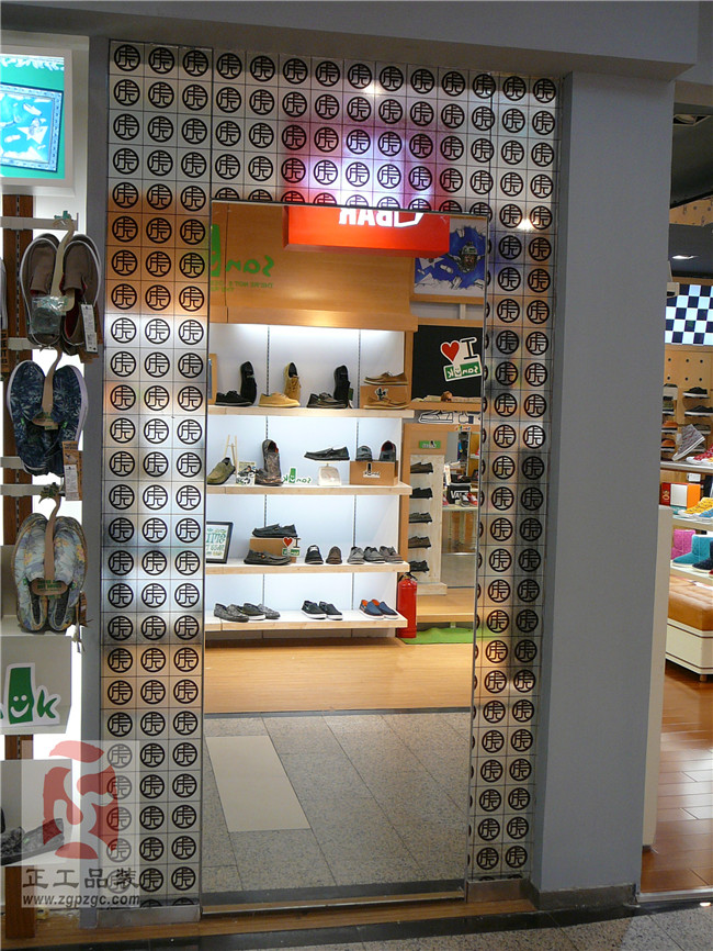 鬼冢虎 Onitsuka Tiger 广州东川运动城店装饰工程（2013年）